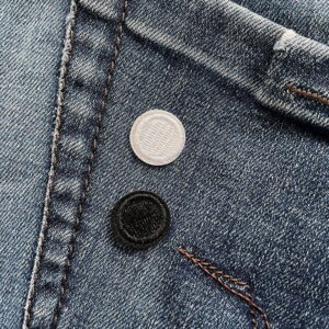 Alternative view of Boutons thermocollants – Lot d'écussons